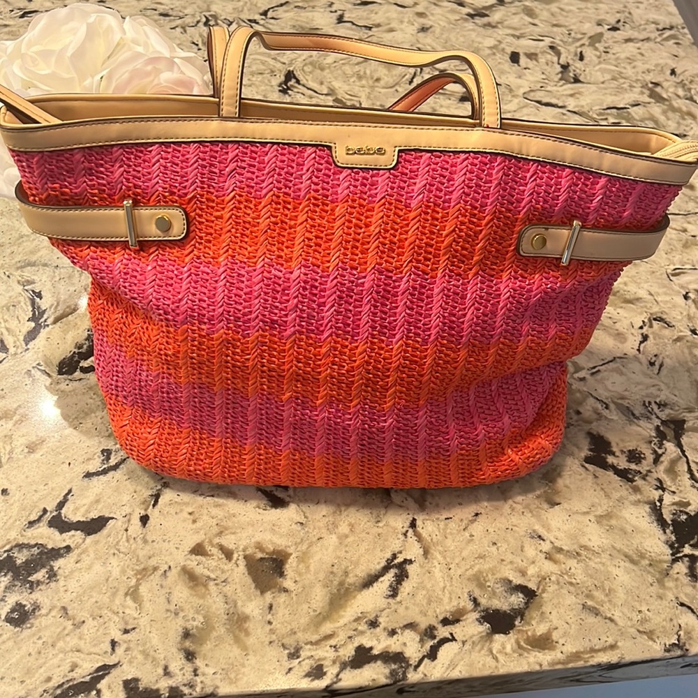 Bebe tote